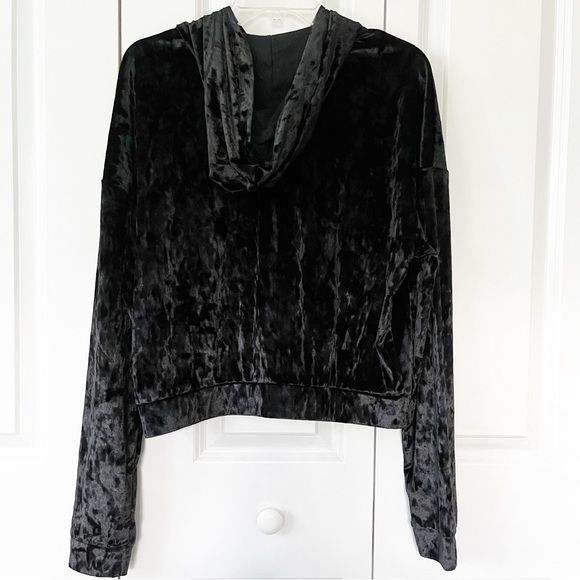 Fabletics black crushed velour zip-up jacket - Picture 5 of 9